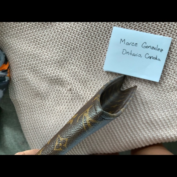 Louis Vuitton portfolio - Picture 4 of 8